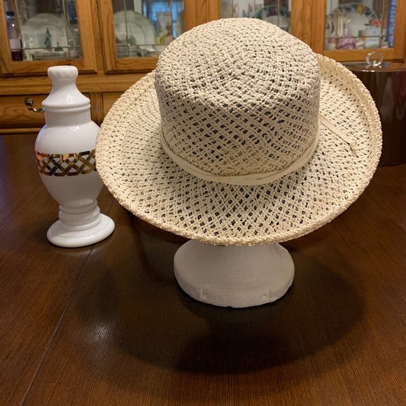 Hat - Picture 3 of 4